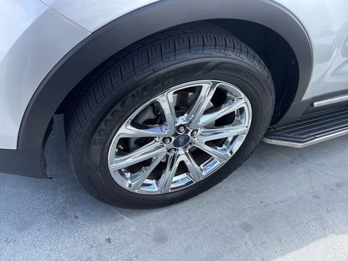 Used 2016 Ford Explorer Limited AWD/4WD image 3