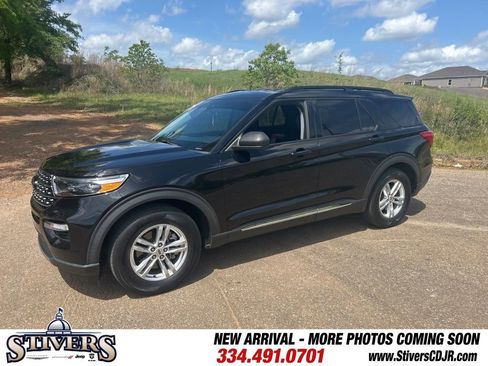 Used 2020 Ford Explorer XLT w/ Equipment Group 202A image 4