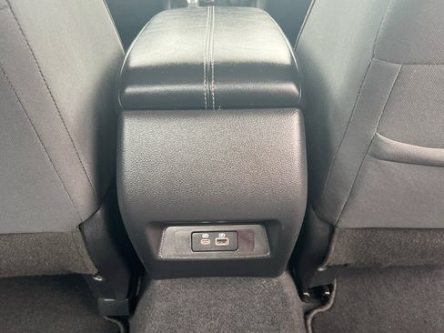 Used 2025 Nissan Altima 2.5 SV FWD image 31