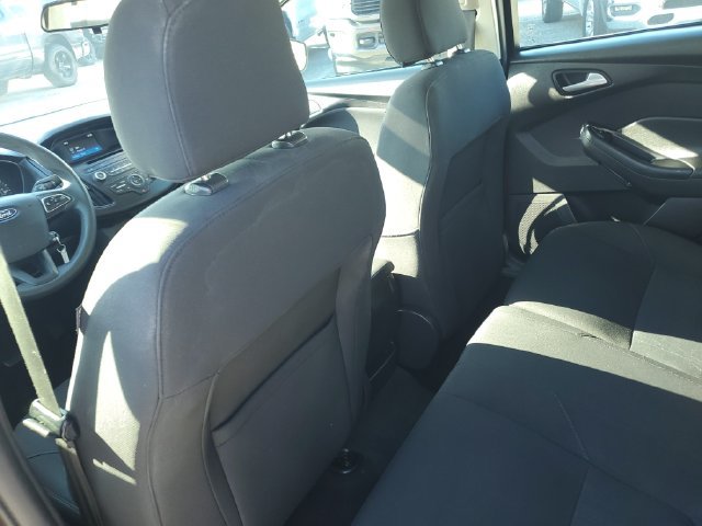 Used 2017 Ford Focus SE FWD image 12