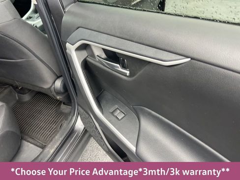 Used 2022 Toyota RAV4 XLE image 17