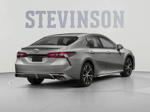 Used 2020 Toyota Camry SE FWD image 2