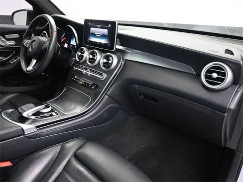Used 2018 Mercedes-Benz GLC 350e 4MATIC image 10