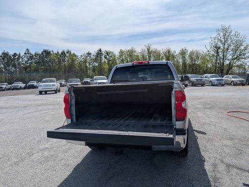 Used 2017 Toyota Tundra SR5 w/ SR5 Upgrade Package RWD image 22