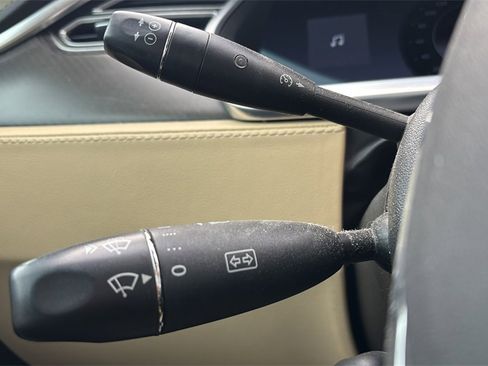 Used 2014 Tesla Model S image 23