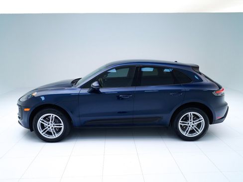 Used 2022 Porsche Macan image 2