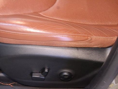 Used 2019 Jeep Cherokee Overland w/ Technology Group image 17