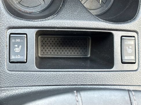 Used 2017 Nissan Rogue SV FWD image 23