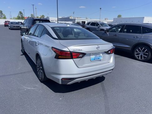 Used 2024 Nissan Altima 2.5 SV FWD image 5