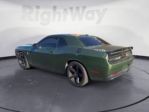 Used 2019 Dodge Challenger SRT Hellcat w/ Plus Package RWD image 3