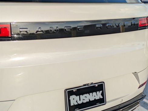 Used 2025 Land Rover Range Rover Sport Dynamic SE image 19