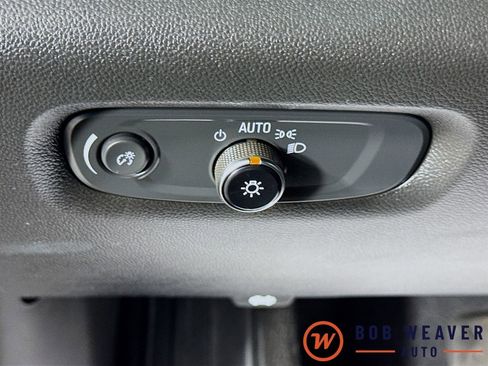 Used 2023 Chevrolet Traverse LT AWD/4WD image 12