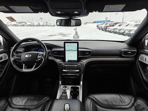 Used 2020 Ford Explorer Platinum w/ Premium Technology Package image 14