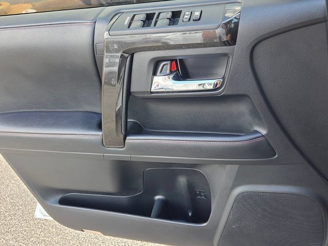Used 2021 Toyota 4Runner TRD Off-Road Premium w/ Moonroof Package AWD/4WD image 30