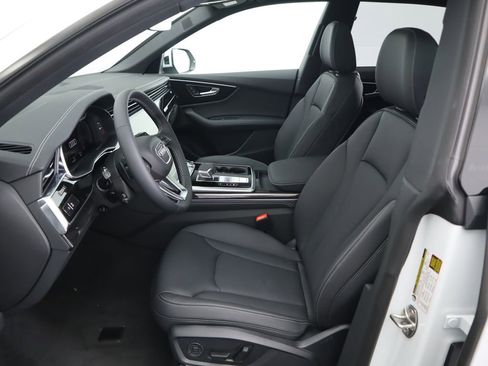Used 2025 Audi Q8 Premium Plus w/ Premium Plus Package image 21