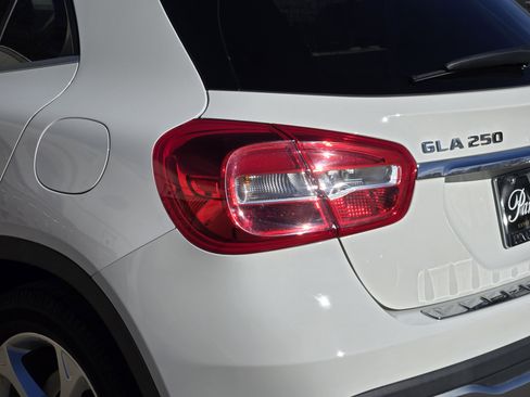 Used 2019 Mercedes-Benz GLA 250 image 16