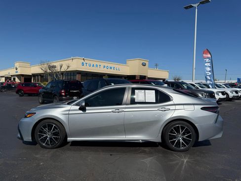 Used 2021 Toyota Camry SE image 23