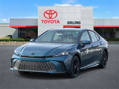 New 2026 Toyota Camry SE image 6