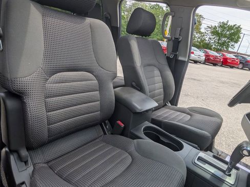 Used 2005 Nissan Frontier NISMO w/ (J01) Sunroof Pkg AWD/4WD image 16