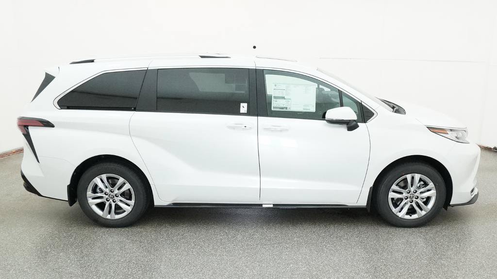 Used 2026 Toyota Sienna Limited FWD image 14