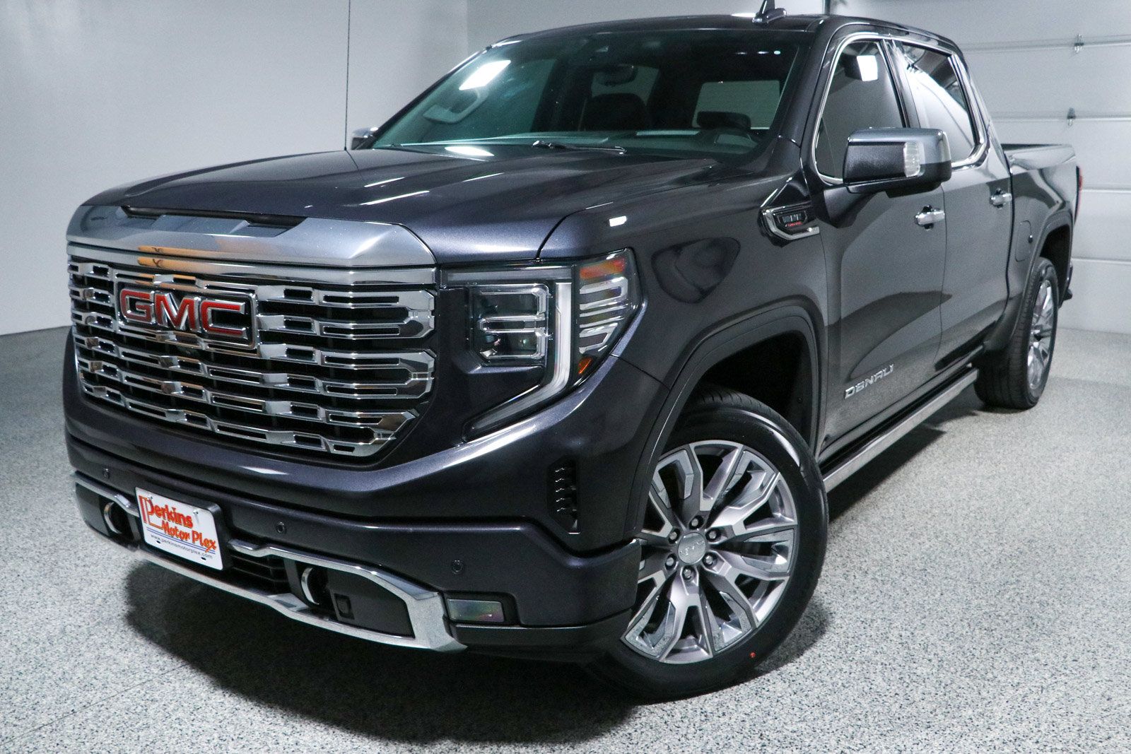 Used 2023 GMC Sierra 1500 Denali w/ Denali Reserve Package AWD/4WD image 34