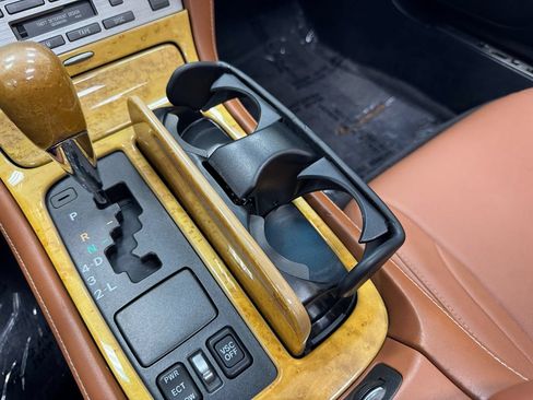 Used 2004 Lexus SC 430 Convertible RWD image 34