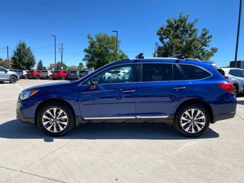 Used 2017 Subaru Outback 3.6R Touring AWD/4WD image 2