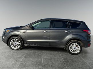 Used 2017 Ford Escape SE video 2
