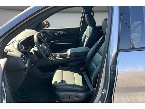 New 2026 Chevrolet Traverse LT w/ Sun and Wheel Package AWD/4WD image 11