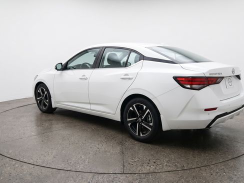 Used 2025 Nissan Sentra SV FWD image 6