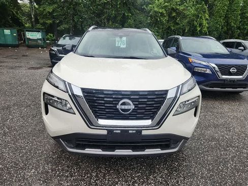 Used 2023 Nissan Rogue SL AWD/4WD image 3