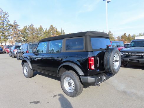 New 2025 Ford Bronco 4-Door image 6