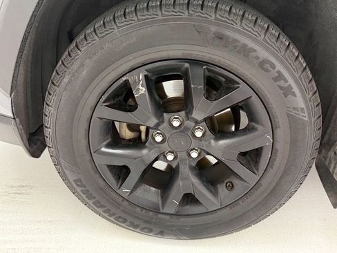 Used 2022 Toyota RAV4 LE image 7