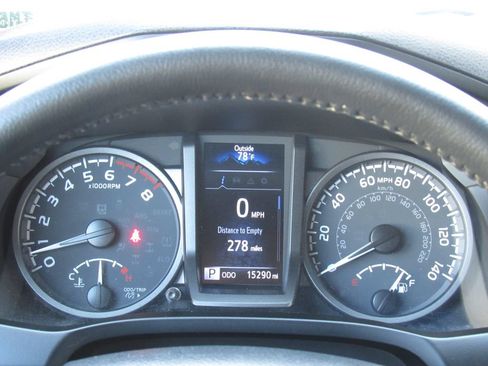 Used 2023 Toyota Tacoma TRD Off-Road AWD/4WD image 24