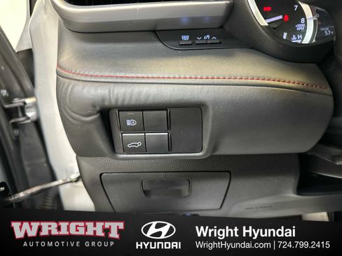 Used 2022 Toyota Highlander XSE image 23