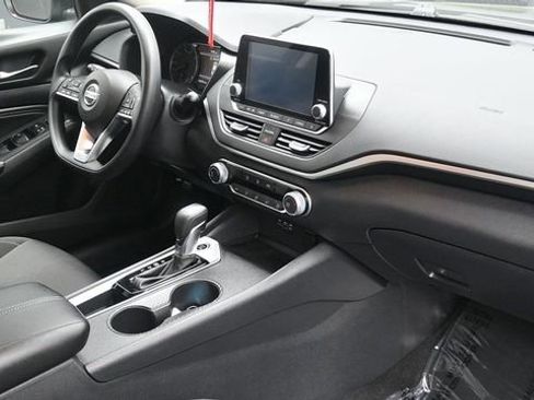 Used 2020 Nissan Altima 2.5 S FWD image 10