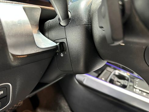 Used 2022 Mercedes-Benz GLB 250 4MATIC image 16