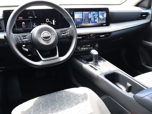 Used 2026 Nissan Kicks SV FWD image 4