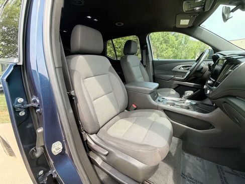 Used 2023 Chevrolet Traverse LT AWD/4WD image 18