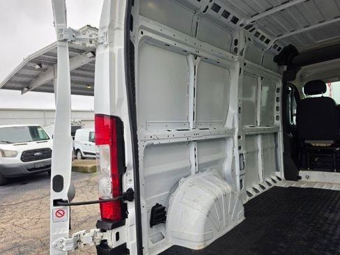 Used 2025 RAM ProMaster 2500 w/ Convenience Group FWD image 35