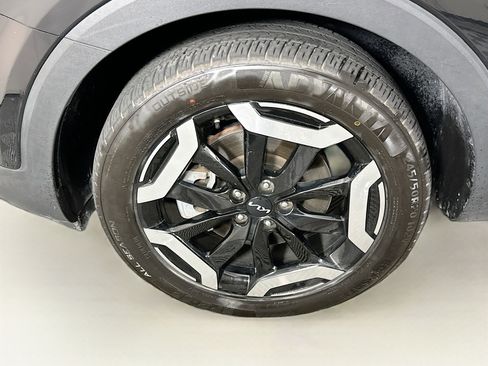 Used 2025 Kia Telluride S FWD image 11