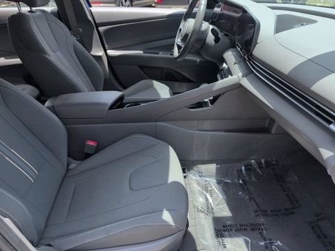 Used 2025 Hyundai Elantra SEL FWD image 30