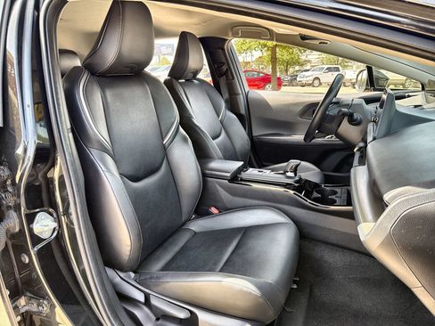 Used 2024 Toyota Prius XLE FWD image 24