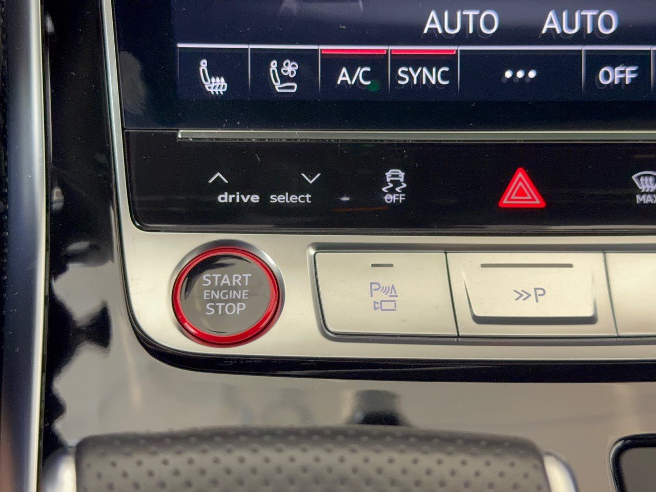 Used 2023 Audi SQ7 Prestige w/ Prestige Package AWD/4WD image 20