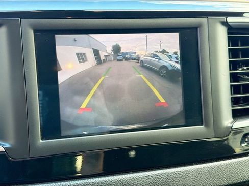 Used 2020 Chrysler Voyager L FWD image 13