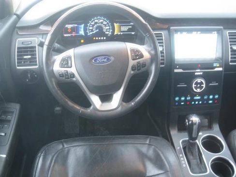 Used 2018 Ford Flex Limited image 18