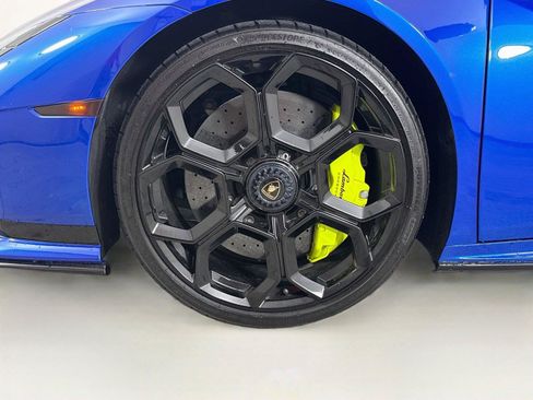 Used 2023 Lamborghini Huracan Tecnica RWD image 21