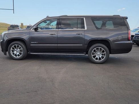 Used 2017 GMC Yukon XL Denali w/ Open Road Package AWD/4WD image 2
