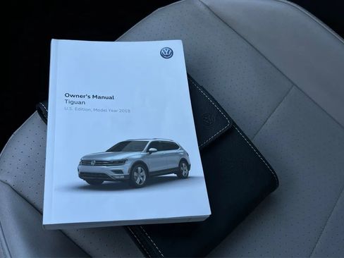 Used 2018 Volkswagen Tiguan SEL w/ 3rd Row Seat Package AWD/4WD image 31