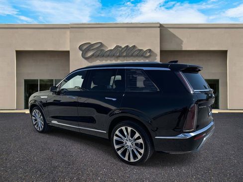 New 2026 Cadillac Vistiq Premium Luxury w/ LPO, Floor Liner Package image 3